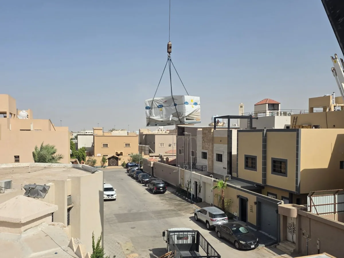 رفع وتجهيز وحدة تكييف في أحد مشاريع سواني